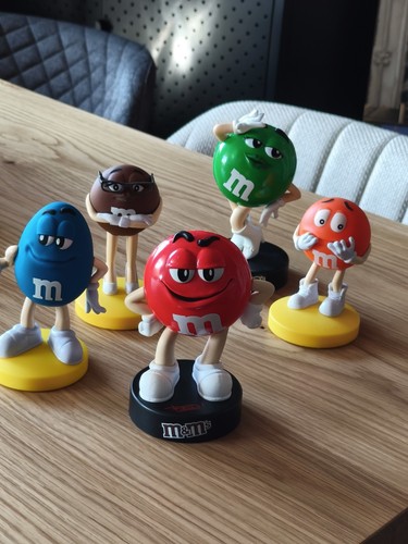 Werbefiguren auf sockel - auf,