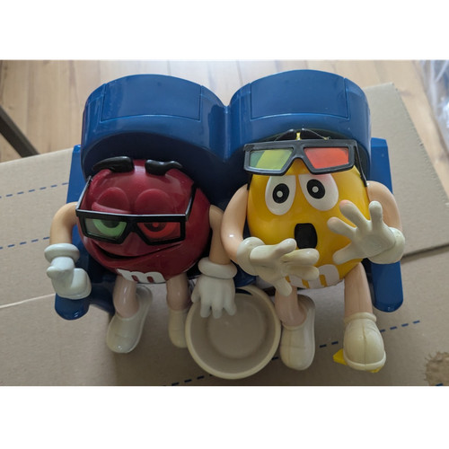 Figuren rot gelb auf - rot,
